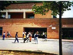 immagine esterna del plesso di scuola primaria "Federigo Tozzi"